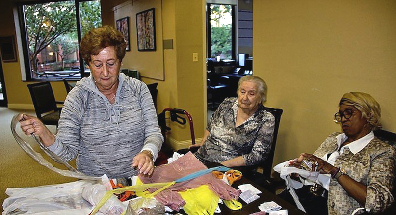 Seniors save landfill, one ball of ‘plarn’ at a time - Jewish Ledger